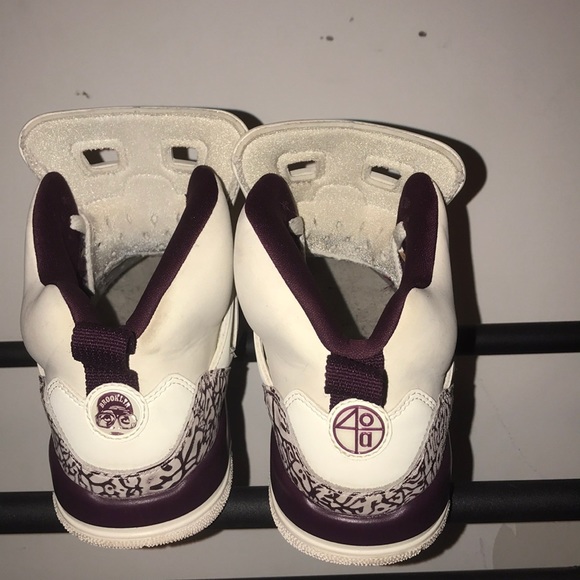 I’m selling my Jordans, only wore these 3 times. - Picture 4 of 4